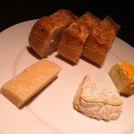 ヴィノスやまざき - チーズ３種＠６００円