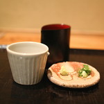 Tamawarai - 粗挽きせいろ　の蕎麦猪口、蕎麦汁、薬味
