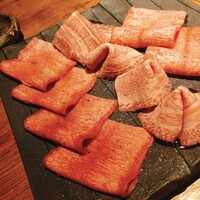 和牛とタン 焼肉 とみ 新橋本店 - 