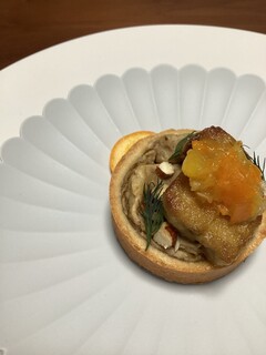 RYORIYA KAWASAKI - 薩摩芋　フォアグラタルト　金柑　アーモンド