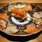 薪鳥新神戸 - 秋田県産 高原比内地鶏 肩 + ハリッサ