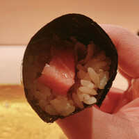 寿司と日本料理 銀座 一 - トロ・イクラ・沢庵の手巻き