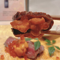 寿司と日本料理 銀座 一 - 黒毛和牛のサーロインステーキ・バフンウニ・イクラ