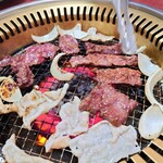 焼肉 えぐち - ホルモン(塩) & 牛サガリ②