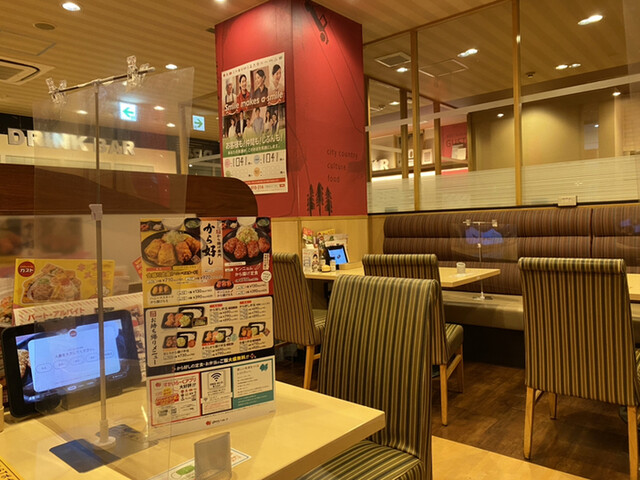 内観写真 : ガスト 鶯谷店 - 鶯谷/ファミレス | 食べログ