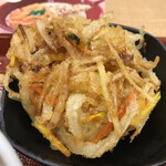 なか卯 - 特製かき揚げ。