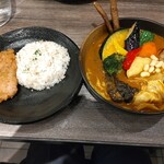 Rojiura Curry Samurai. の侍.ザンギとチキン1/2と野菜