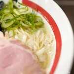 麺や でこ - 追い煮干しそば900円