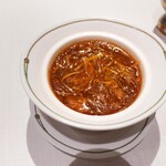 中国飯店 麗穂 - フカヒレと白菜の上海風濃厚醤油煮込み