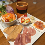 ワイン酒場。LONGING HOUSE 軽井沢 - 