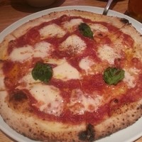 RIGOLETTO KITCHEN - ピッツァ・マルゲリータ。