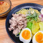 Okkommiyabi - じゃけん＋ゆで卵＋刻み玉ねぎ＋柚子ペースト
