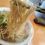 Menkyou Shouin - 独特のバリカタ麺