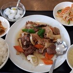 Yoen Hanten - 広東風牛肉の沙茶醤炒め+お食事セット