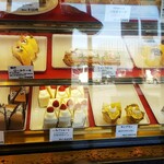ドルチェ - 店内ショーケース・１