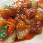 食彩 花水木 - 酢豚はケチャップが入った甘酸っぱい昔ながらの味