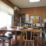 食彩 花水木 - テーブル2卓に小上がり1卓