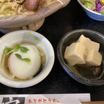 大阪産料理 空 - 副菜は「温泉卵」と「高野豆腐」