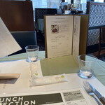 37 Steakhouse & Bar - テーブル