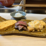 くろぎ - どどん！左手の出汁巻き卵は大根おろしとお醤油で