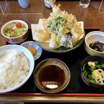 Kawatoyo Nishiguchikan - 天ぷら定食、ご飯大盛り