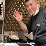 銀座 大石 - 大山鶏さんだっけが焼かれ始め…ってあれっ！笑