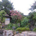 仏蘭西焼菓子調進所 足立音衛門 - 立派な庭もある