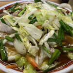 峰来軒 - 全体の量を分かりやすく言うと、麺1、野菜3の割合。