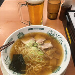 Hidaka ya - ラーメンとビール（390円＋290円）