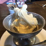 コリス - サフランのアイスクリーム
      香辛料が結構好み。