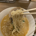 Rokkaku Bashi Yaki Shou Rompou - 麺は思ったより美味しいし、スープは結構濃い❗️