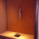 Restaurant Satoshi.F - 床の間の季節の飾り、モクレンとポピー