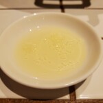 ホルモン鍋 大邱食堂 - このオリーブ塩が美味しい‼️