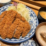 Tonkyuu - 厚切りロースカツ定食②