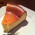 Hommachinichoumetamagawakohiten - 濃厚チーズケーキ。かじっててすみません。。。