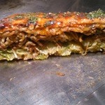 おてつ - 肉玉そば断面