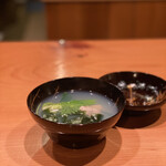 日本料理 たかむら - 九十九里蛤と福岡の筍の椀 うるい  三陸わかめ 無患子大根