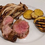 La Stalla - 北海道 西川牧場のアスパラひつじのグリル　羊を焼いた後のグリルパンで焼いたじゃがいも(インカの目めざめ)、トレヴィス