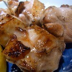焼鳥・元気 - 焼き鳥ですよ。
      居酒屋メニューばかりじゃなく焼き鳥も食べないとね。
      肉厚、ジューシ感が漂う１品ですよ。