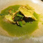 yokoyama - 減圧調理した甘鯛 春の貝の出汁 菜花のソース 春菊