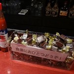 プラウド - チョコレートが置いてありました