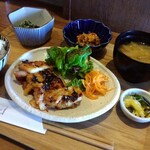 ともんや食堂 - 鶏味噌漬け焼き定食