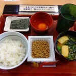 なか卯 - 納豆朝定食（ご飯少なめ）［クーポン利用で270円］
