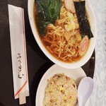 大楽 - ラーメン・半炒飯セット