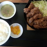 肉食堂 最後にカツ。 - キングトンテキ（上方から）