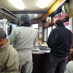 さのや 今川焼店 - 2012年4月。再訪問。午後１４時過ぎでも来店客途切れず!!!!