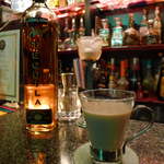 スモーレスト・バー  - ホット・シトロンジラテ。柑橘風味のテキーラを、温かいミルクで割ってフレーバーラテ風に