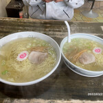 つるつる亭 - バカ旨塩ラーメン大盛700円と普通550円