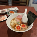 酒肴場 屯 - 津軽煮干し中華蕎麦（味玉入り）¥850