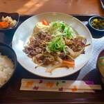 鉄板居酒屋OHANA - 牛スタミナ炒め定食